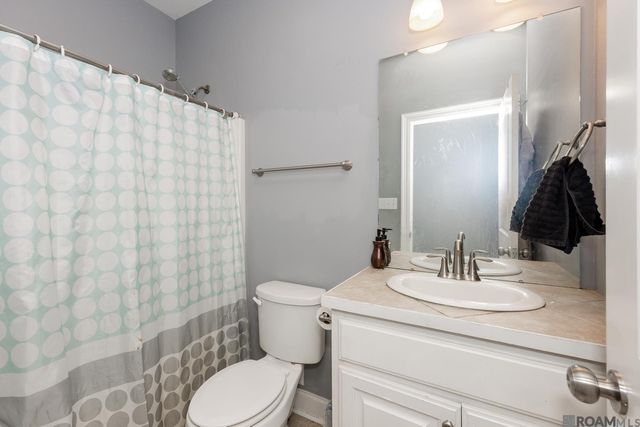 10830 Field Pointe Dr, Denham Springs, LA 70726