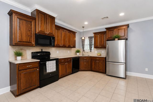 10830 Field Pointe Dr, Denham Springs, LA 70726