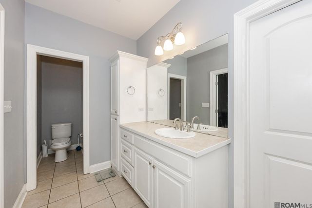 10830 Field Pointe Dr, Denham Springs, LA 70726