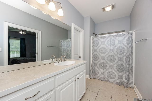 10830 Field Pointe Dr, Denham Springs, LA 70726