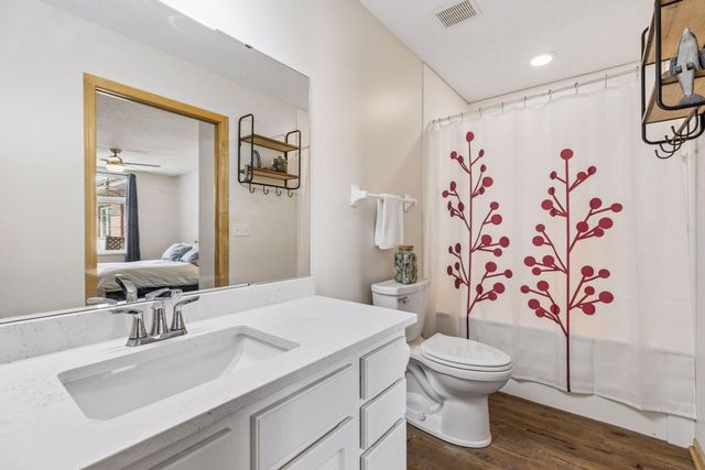1825 Hunter Hill Road, Hudson, WI 54016