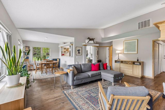 1825 Hunter Hill Road, Hudson, WI 54016