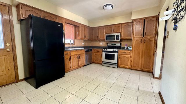 15720 S 88th Avenue, Orland Park, IL 60462