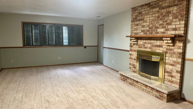 15720 S 88th Avenue, Orland Park, IL 60462