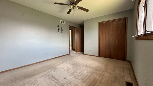 15720 S 88th Avenue, Orland Park, IL 60462