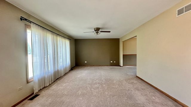 15720 S 88th Avenue, Orland Park, IL 60462
