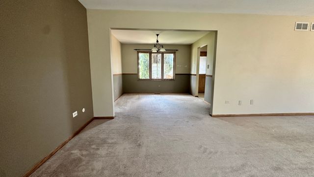 15720 S 88th Avenue, Orland Park, IL 60462