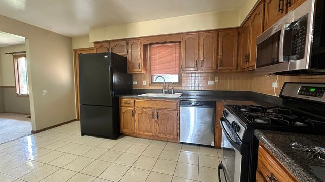 15720 S 88th Avenue, Orland Park, IL 60462