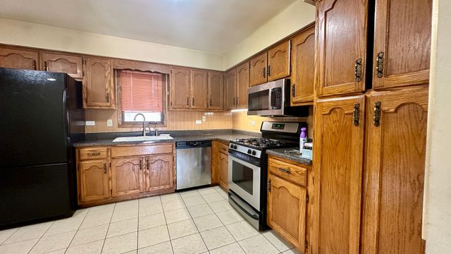 15720 S 88th Avenue, Orland Park, IL 60462