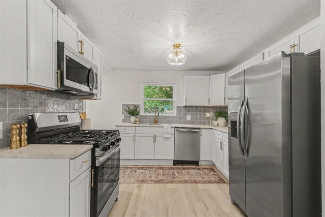 437 Woodlawn Street, Grand Rapids, MI 49507