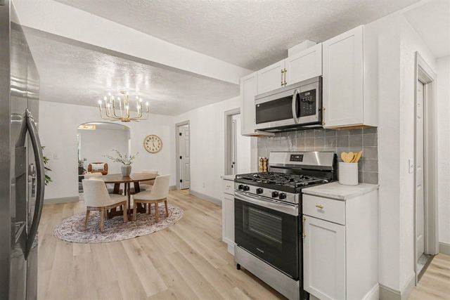 437 Woodlawn Street, Grand Rapids, MI 49507