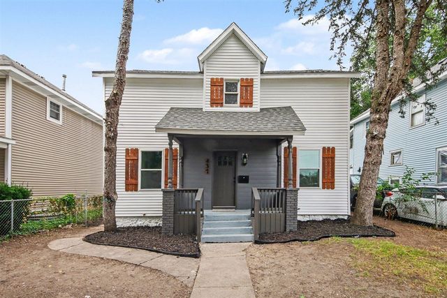 437 Woodlawn Street, Grand Rapids, MI 49507