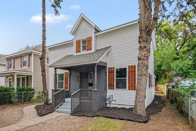 437 Woodlawn Street, Grand Rapids, MI 49507