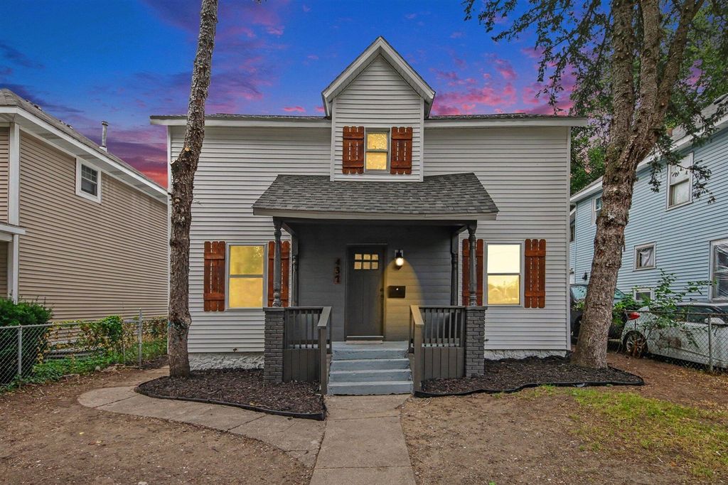 437 Woodlawn Street, Grand Rapids, MI 49507