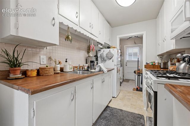 904 E Moreno Avenue, Colorado Springs, CO 80903