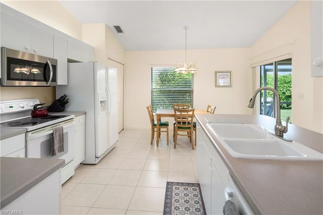 78 Sand Hill ST, Marco Island, FL 34145