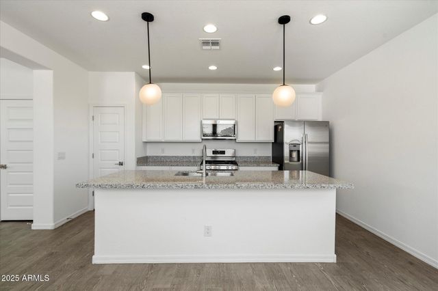 25101 N 141ST Avenue, Surprise, AZ 85387