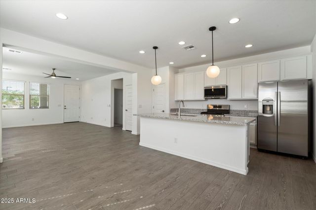 25101 N 141ST Avenue, Surprise, AZ 85387