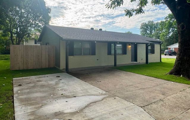 1300 S 7 St, Paragould, AR 72450