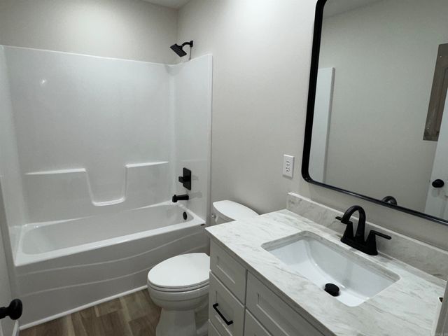 1300 S 7 St, Paragould, AR 72450