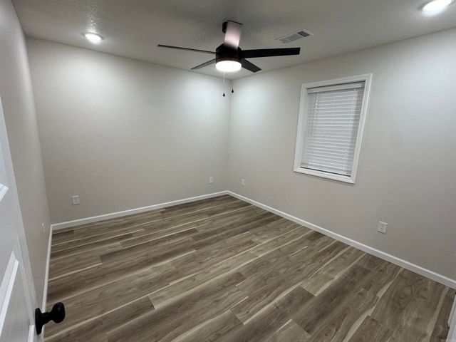 1300 S 7 St, Paragould, AR 72450