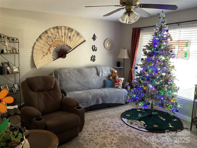 305 Meadowood Circle, Kannapolis, NC 28081