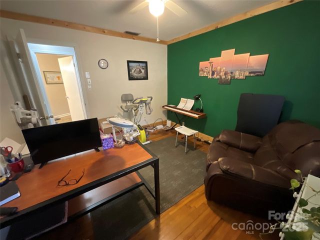 305 Meadowood Circle, Kannapolis, NC 28081