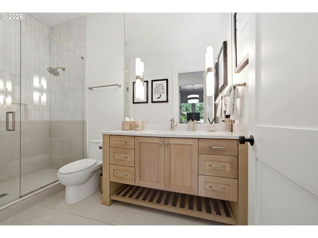 14760 UPLANDS Dr, Lake Oswego, OR 97034