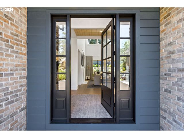 14760 UPLANDS Dr, Lake Oswego, OR 97034