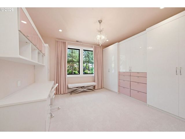 14760 UPLANDS Dr, Lake Oswego, OR 97034