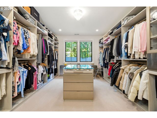 14760 UPLANDS Dr, Lake Oswego, OR 97034