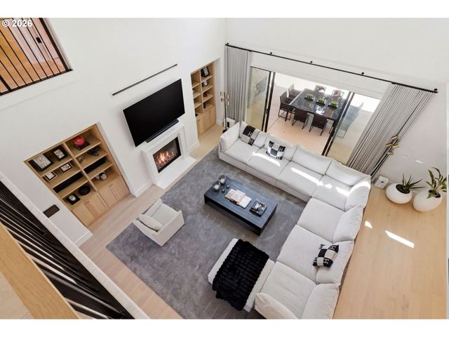 14760 UPLANDS Dr, Lake Oswego, OR 97034