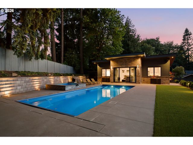 14760 UPLANDS Dr, Lake Oswego, OR 97034