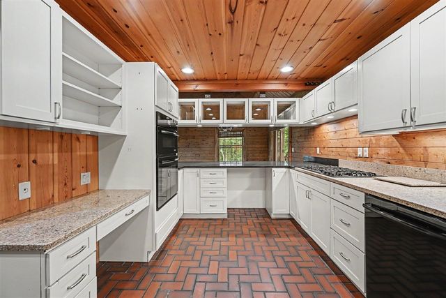 4410 Earhart Road, Ann Arbor, MI 48105