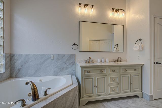 2225 W OLIVE Way, Chandler, AZ 85248