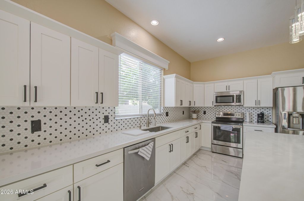 Image 15 of property listing at 2225 W OLIVE Way, Chandler, AZ 85248