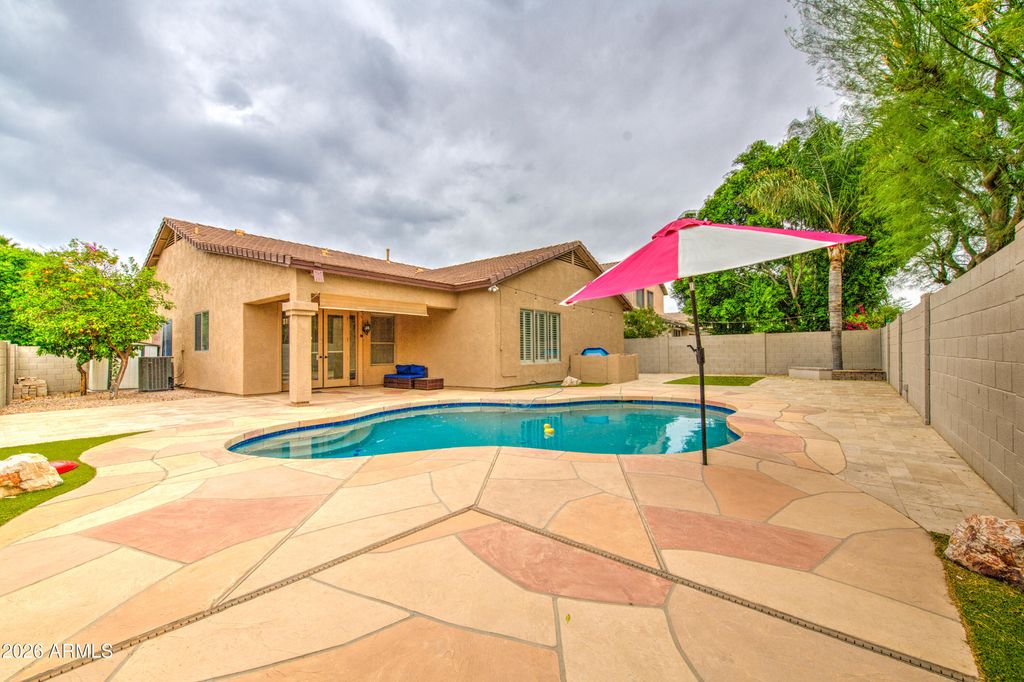 Image 2 of property listing at 2225 W OLIVE Way, Chandler, AZ 85248
