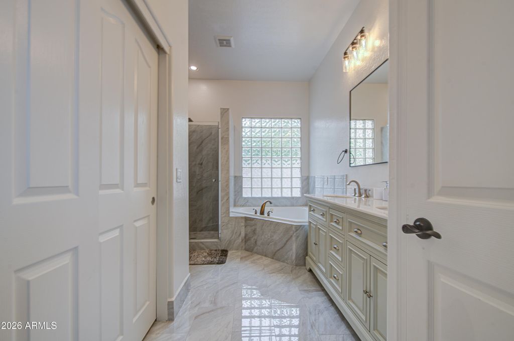 Image 22 of property listing at 2225 W OLIVE Way, Chandler, AZ 85248