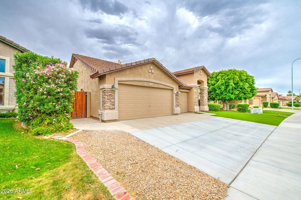 Image 42 of property listing at 2225 W OLIVE Way, Chandler, AZ 85248