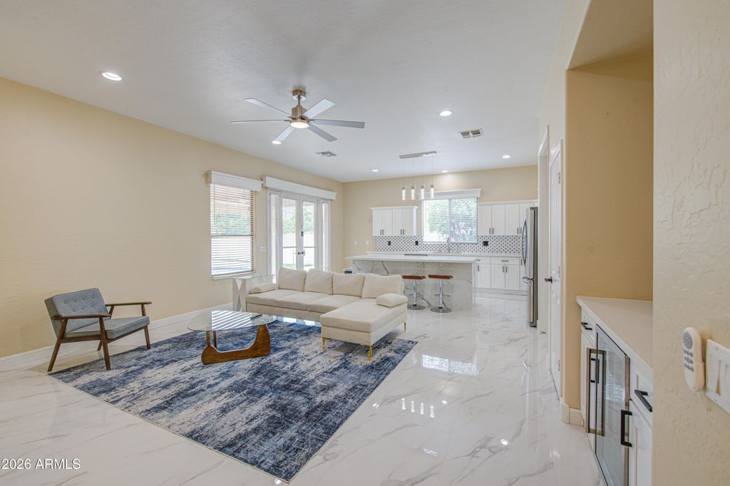 Image 6 of property listing at 2225 W OLIVE Way, Chandler, AZ 85248