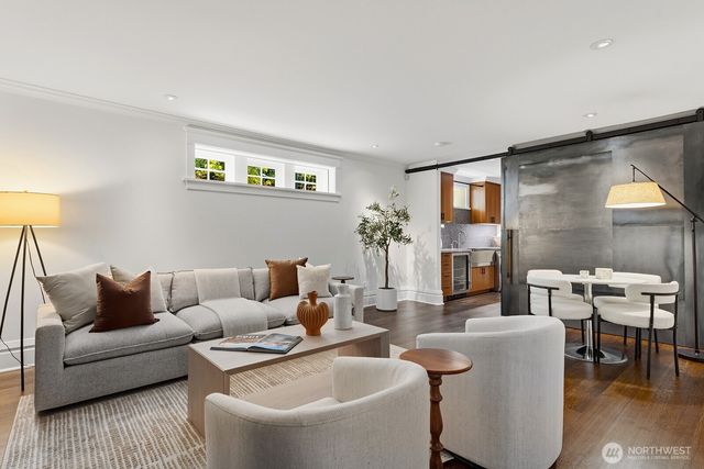 403 18th Avenue E, Seattle, WA 98112
