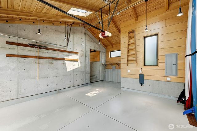 403 18th Avenue E, Seattle, WA 98112