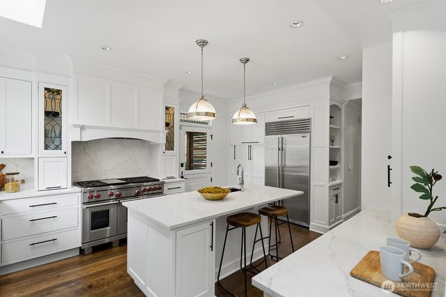 403 18th Avenue E, Seattle, WA 98112