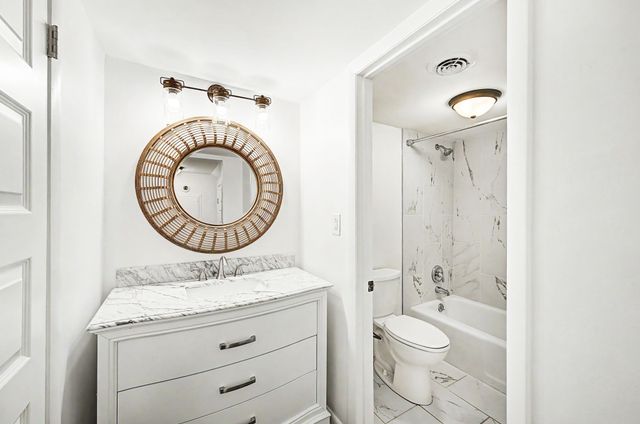 21 Vaughns Gap Rd Apt 4, Nashville, TN 37205
