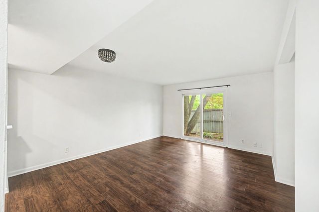 21 Vaughns Gap Rd Apt 4, Nashville, TN 37205