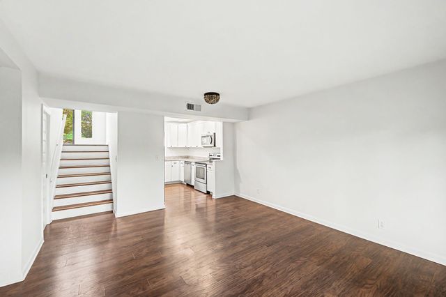21 Vaughns Gap Rd Apt 4, Nashville, TN 37205