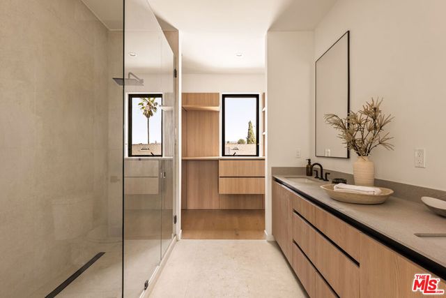 1747 S Marvin Avenue, Los Angeles, CA 90019