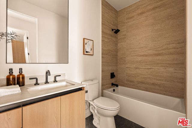 1747 S Marvin Avenue, Los Angeles, CA 90019