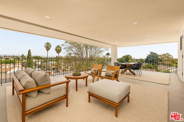 1747 S Marvin Avenue, Los Angeles, CA 90019