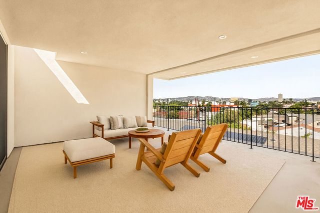 1747 S Marvin Avenue, Los Angeles, CA 90019